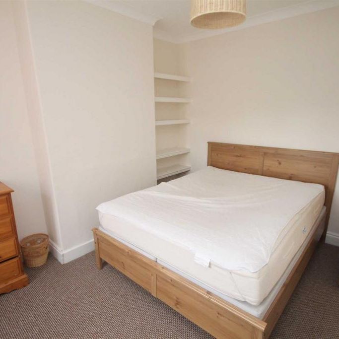 4 bedroom private hall to rent - Photo 1