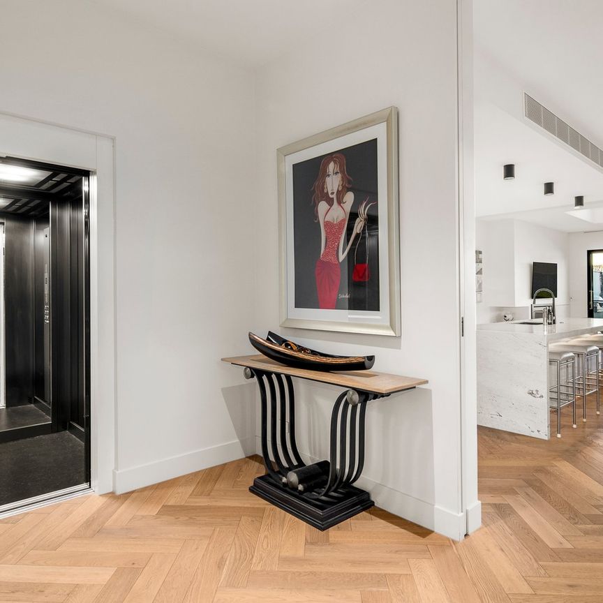 LUXURY LIVING IN THE HEART OF BRIGHTON - Photo 1