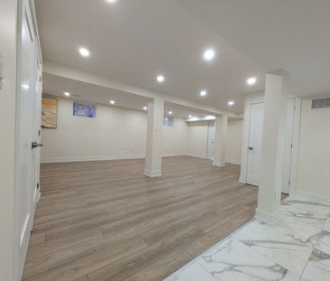 For Lease - 65 Villagewood Court, Vaughan, Ontario - Photo 2