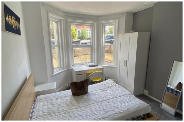 4 bedroom semi-detached house to rent - Photo 1