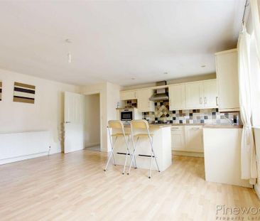2 bedroom apartment to rent - Photo 3