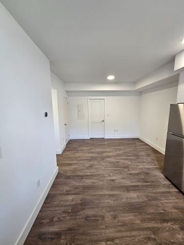 For Lease - 6638 Mcleod Road Unit# 116, Niagara Falls, Ontario - Photo 3