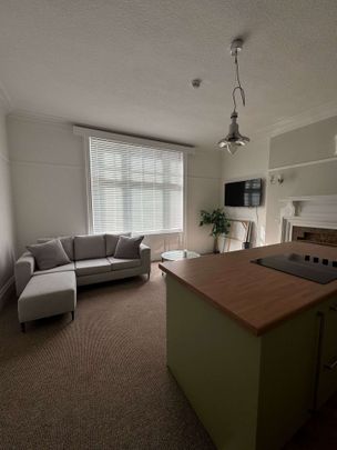 Beautifully refurbished shared house, quiet location Room 5 - Photo 1