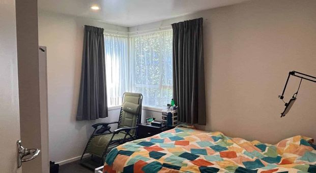 Delightful 3 Bedroom Home - Photo 1