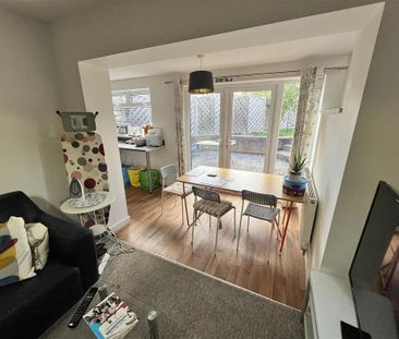 1 bedroom in a house share to rent - Photo 2