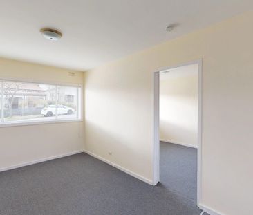 Conveniently Located Apartment! - Photo 6