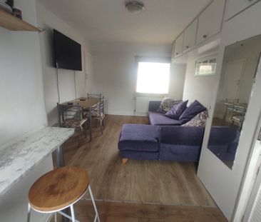 2 Bed Flat, Cobourne Ave, BN2 - Photo 6