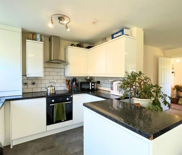 2 bedroom terraced house to rent - Photo 4