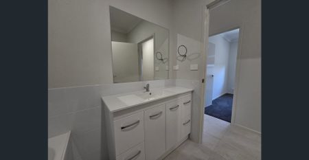 Brand new 3+1 bedrooms house for first lease - Photo 2