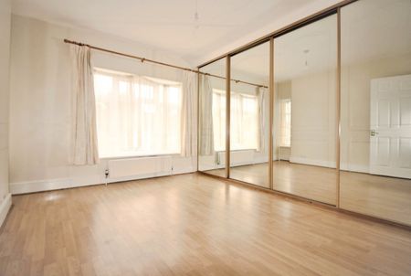 Semi-detached House to rent - Wickham Street, Welling, DA16 - Photo 4