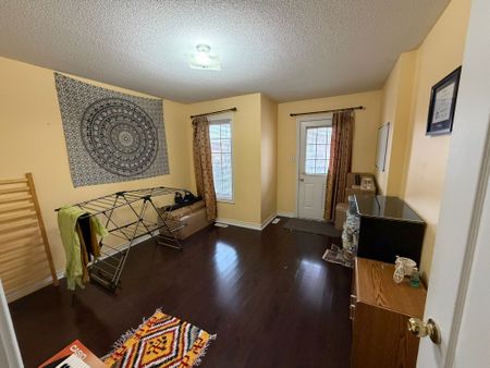 For Lease - 26 Pefferlaw Circle, Brampton, Ontario - Photo 4