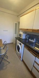 4 bedroom flat share to rent - Photo 3