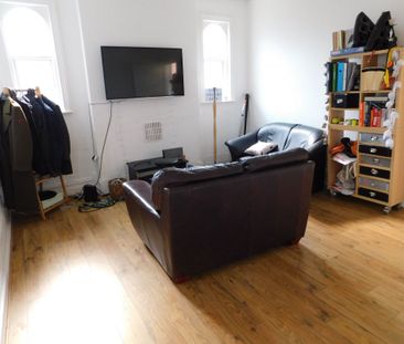 50 Oxford Street- Huge 1 Bed apartmentLoughborough - Photo 2