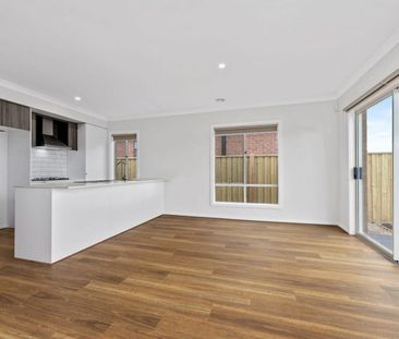 Comfortable & Convenient Living in a Prime Location - Photo 5