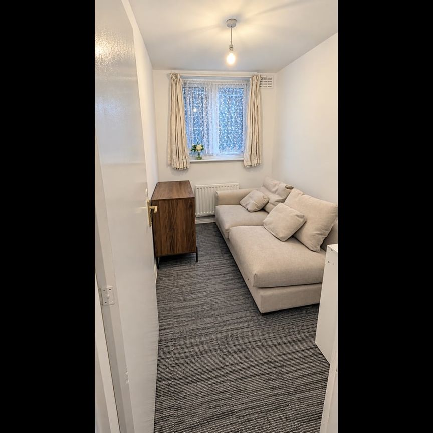 2 Bed Flat, Babington Road, SW16 - Photo 1