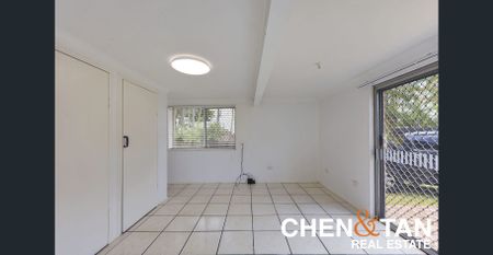 Spacious Family Home with Pool, Multiple Living Areas & Exceptional Parking - Photo 2