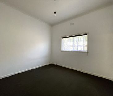 Large home in a prime location - Photo 4