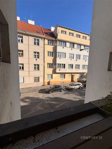 2+kks balkonem, komorou a sklepeme, hned k nastěhování, tramvajová zastávka v pěší dostupnosti - Photo 3