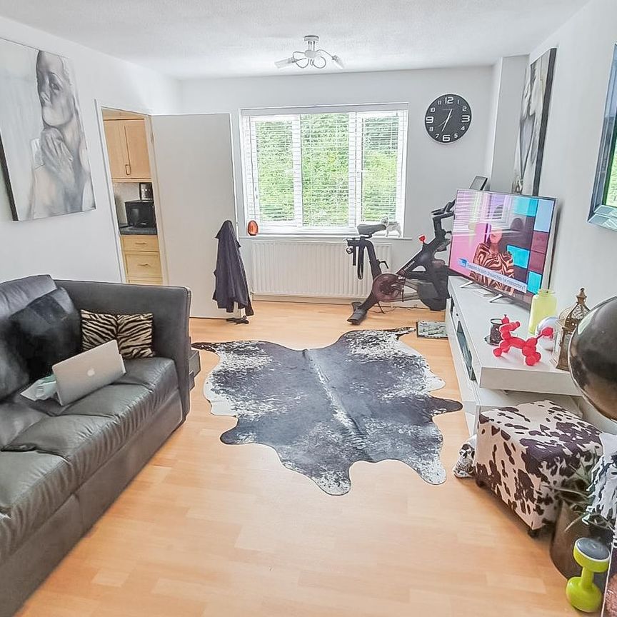 Copperwood, Hertford - Photo 1
