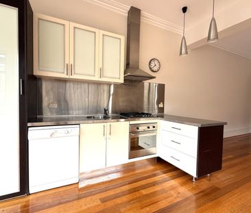 Victorian Charm Meets Modern Style - Photo 5