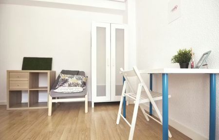 Carrer del Mestre Aguilar, Valencia, Valencian Community 46006 - Photo 2