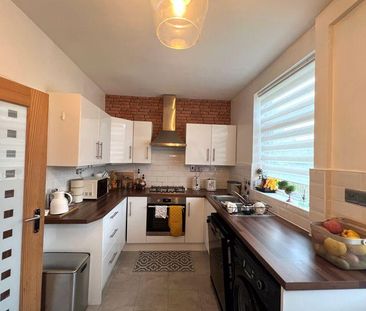 2 bedroom terraced house to rent - Photo 4