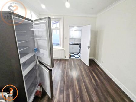 3 bedroom maisonette to rent - Photo 4