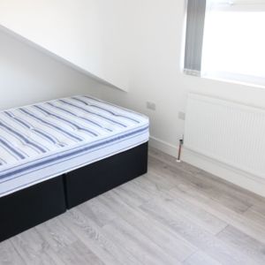 Flat 4, 30 Russell Street, Roath, Cardiff, CF24 3BG - Photo 2