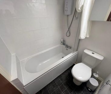 Studio to rent - Photo 6