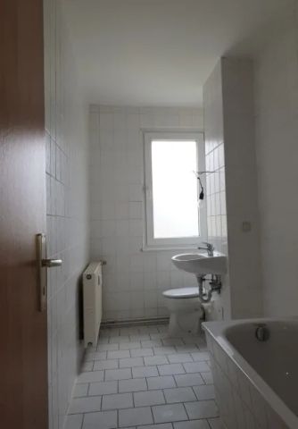 neu renovierte 4 Raum Wohnung im 2.OG - Foto 3