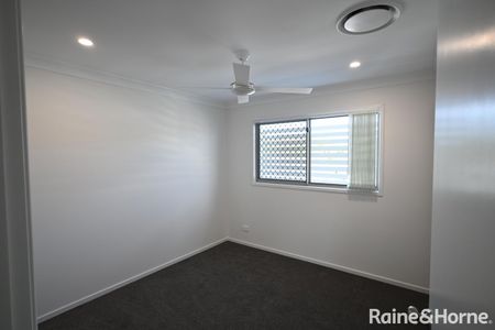 2/46 Claussen St, Browns Plains, QLD 4118 - Photo 2