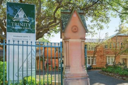 Dual level top floor apartment - East aspect - Photo 3