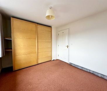 2 Bedroom - Photo 4