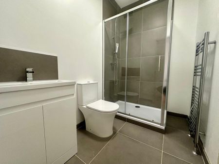 3 bedroom flat to rent - Photo 5