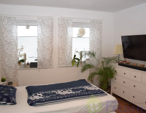 Entdecken Sie diese moderne 3-Zimmer-Oberwohnung mit Loggia in Moormerland-Veenhusen! - Photo 1