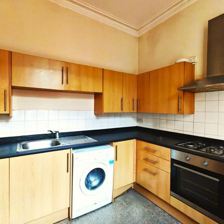 3 bedroom flat to rent - Photo 3