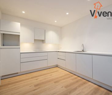 Gelijkvloerse verdieping - Te huur - Photo 1