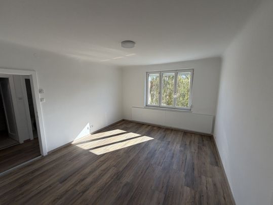 NEU renovierte, helle 2 Zimmer Wohnung in Korneuburg - Photo 1