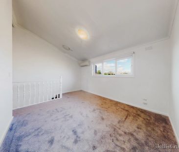 2 Bed, 1 Bath - Photo 3