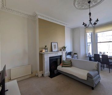 Room in a Shared Flat, Harvard Road, W4 - Photo 5