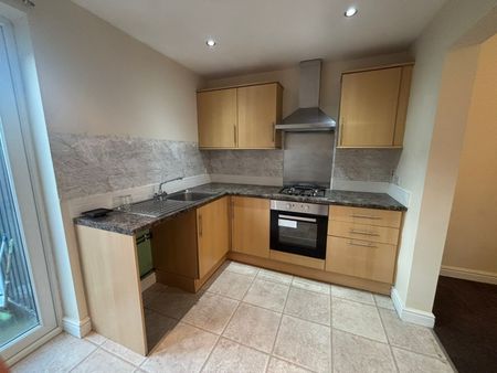 One Bed Ground Floor Flat - Photo 2