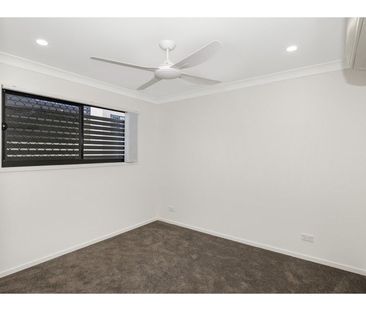 Four Bedroom Townhouse for Rent - Photo 2