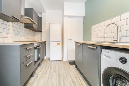 3 bedroom end of terrace house to rent - Photo 4