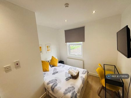 1 bedroom in a house share to rent - Photo 5