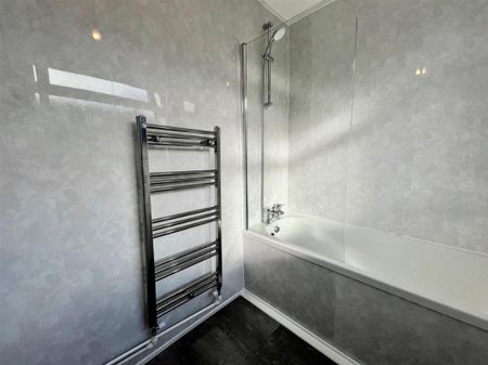 York Street, Pelaw, Gateshead - Photo 2