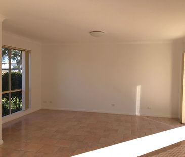 LARGE VILLA - HANDY LOCATION - Photo 2