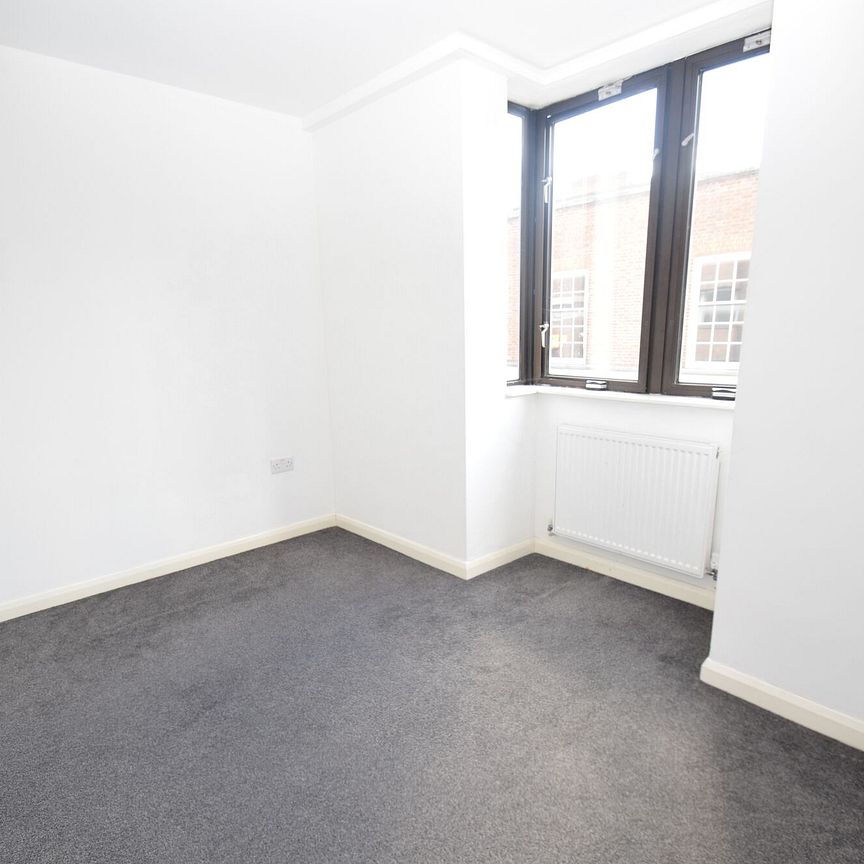 2 bedroom flat to rent, - Photo 1