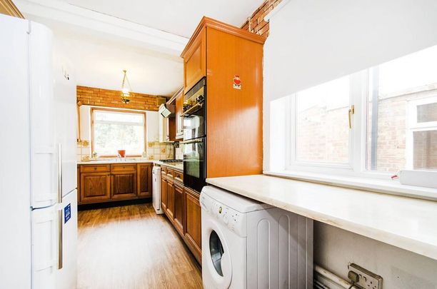 4 bedroom house to rent - Photo 1