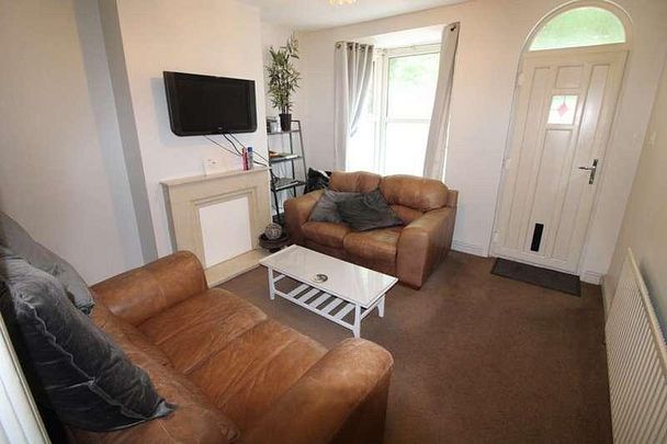 Newton Road (room, Burton Upon Trent, Staffordshire, DE15 - Photo 1