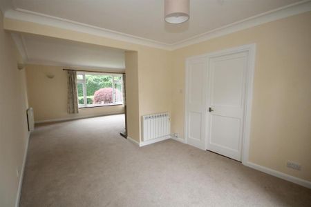 4 bedroom detached house to rent - Photo 3